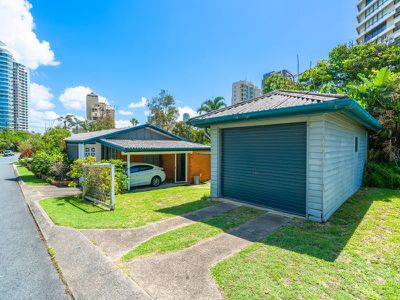 31  Pacific Street, Main Beach