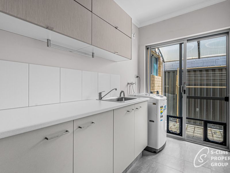 33 Barrington Avenue, Champion Lakes