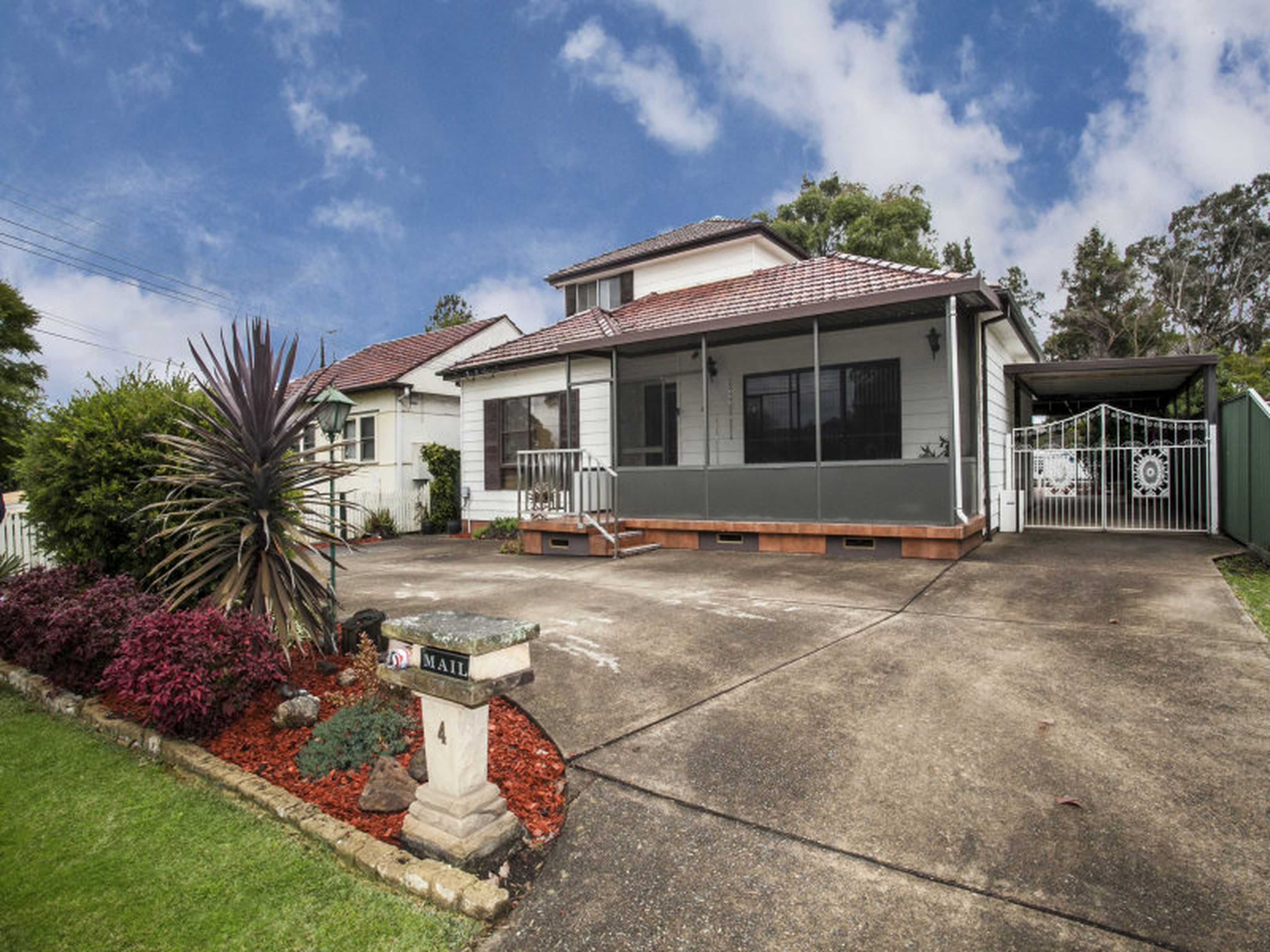 4 Braddon Place, OXLEY PARK