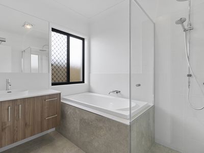 27 Boomi Ave, South Maclean