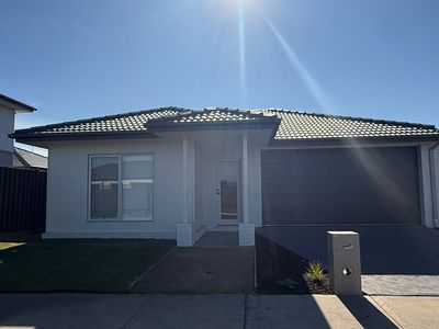 28 Kutjera Street, Manor Lakes