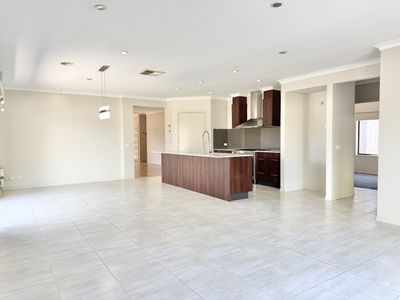 2 Salvinia Street, Manor Lakes