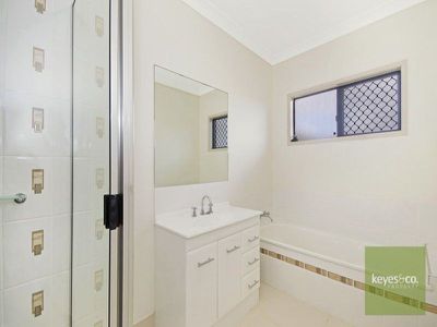 8 Johnstone Court, Douglas