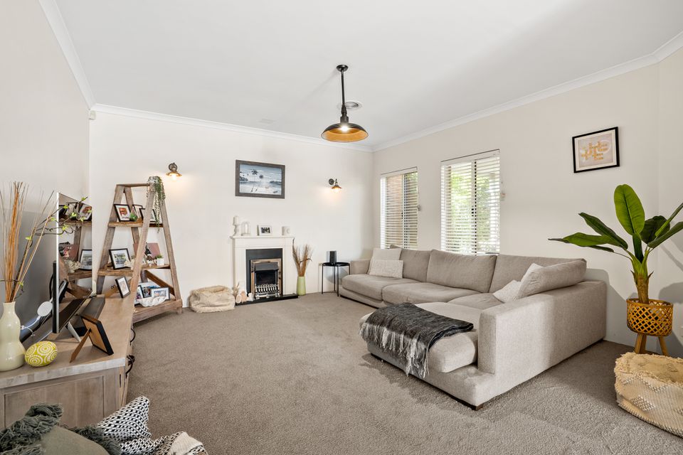 2 Anzio Court , Secret Harbour