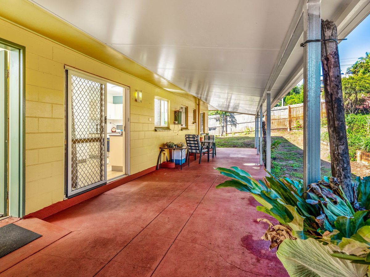 8 DANBULLA CRESCENT, Atherton