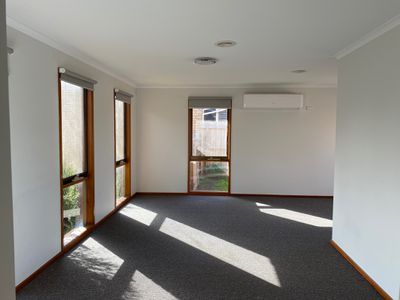 16 Maple Crescent, Hoppers Crossing
