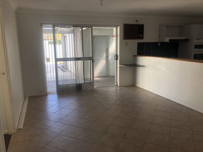 28 Coonawarra Street, Edensor Park