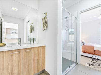 4 Plenty Way, Cranbourne North