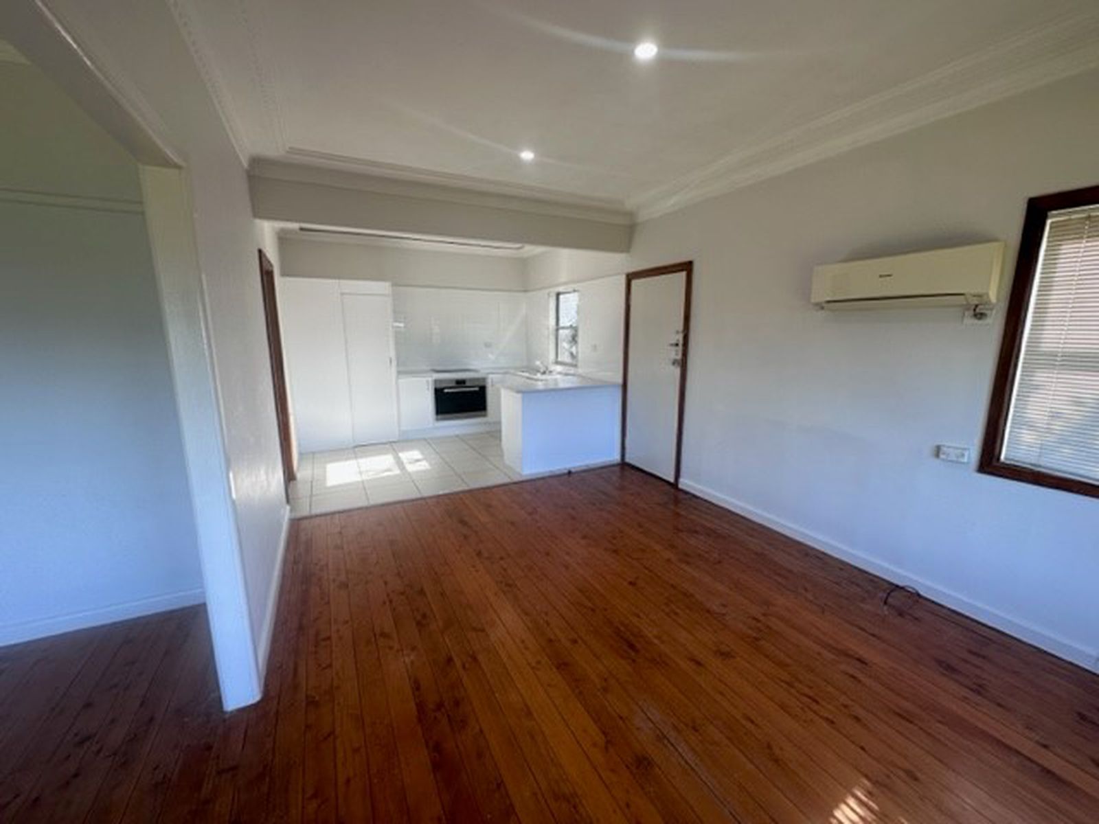167 Farmborough Road, Farmborough Heights