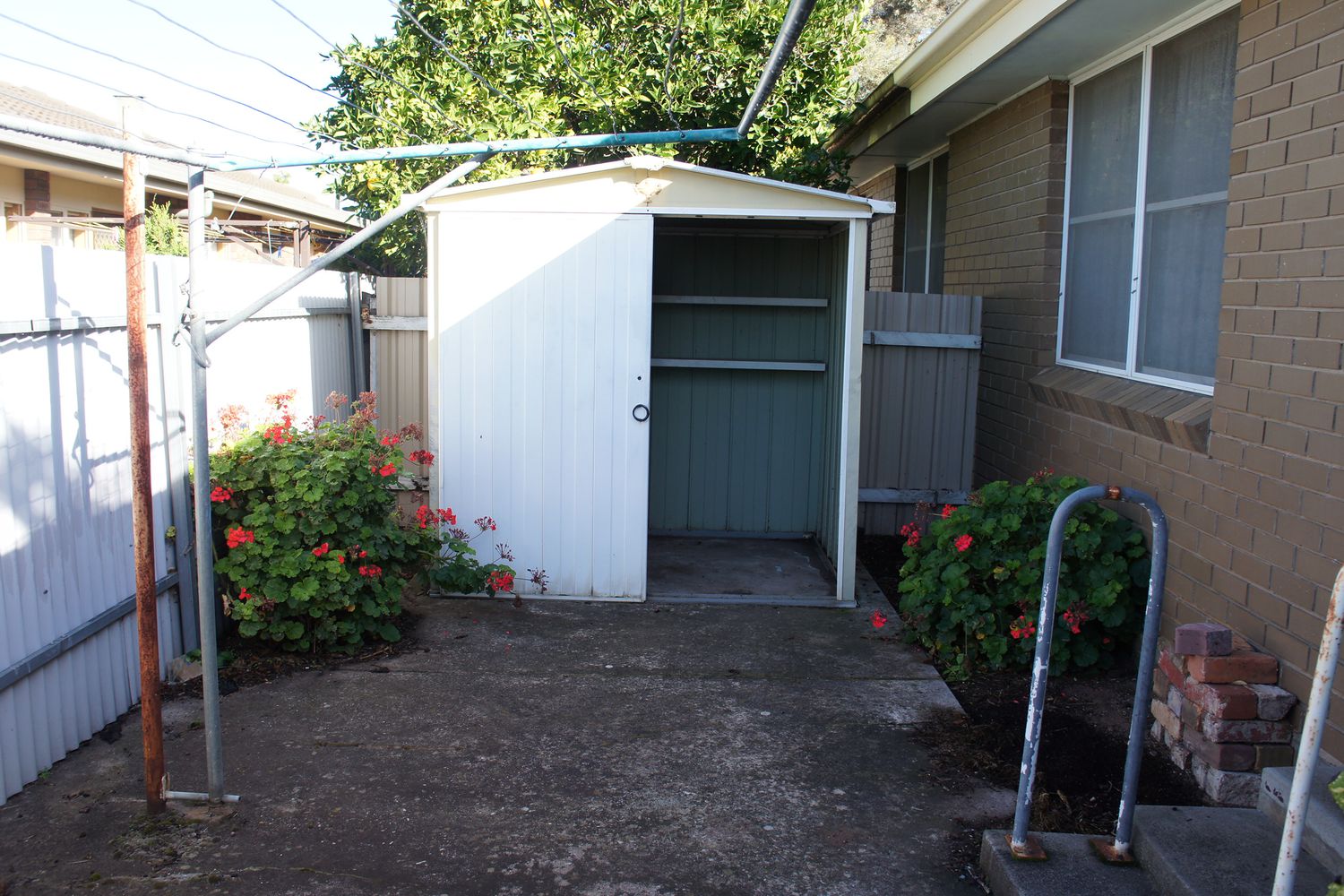 3 / 7 Roberts Avenue, Horsham