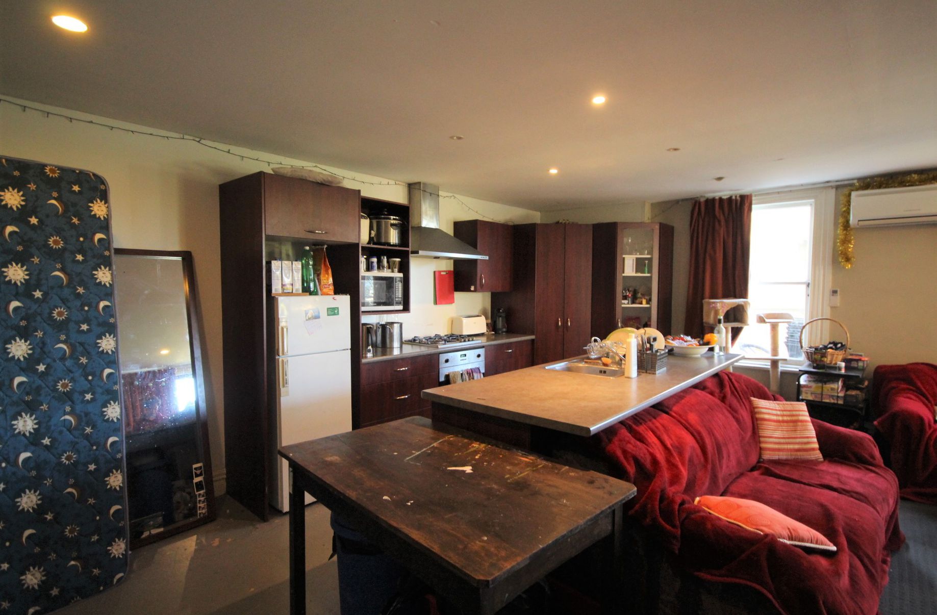 296 Highgate, Roslyn