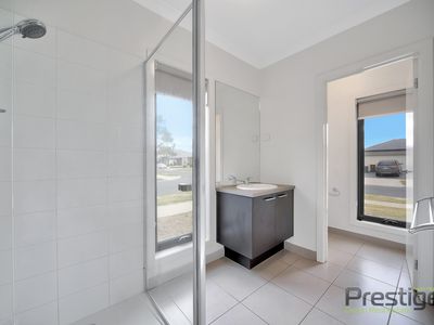 7 Firelight Drive, Tarneit