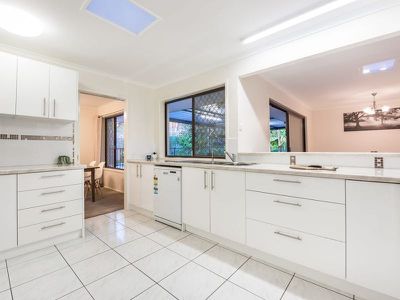 39 Narelle Crescent, Rochedale South