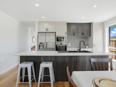 2 / 168 Agnes Street, George Town