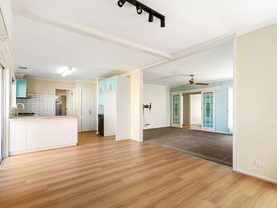 18 Picton Court, Sale