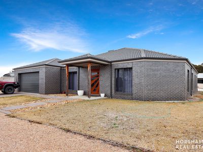 5 Hughes Street, Horsham