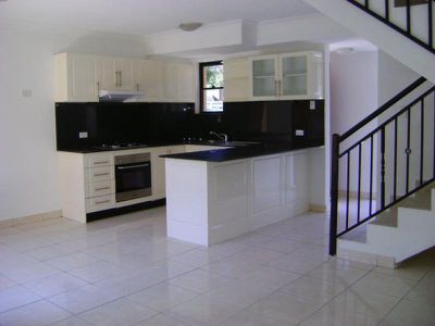 4 / 106 Rossmore AVENUE, Punchbowl