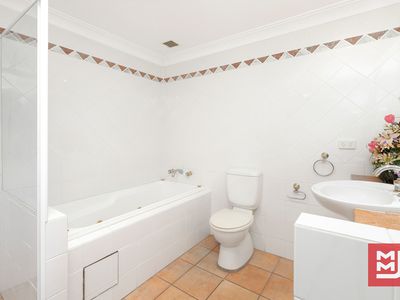 24 / 2-8 Harbour Street, Wollongong