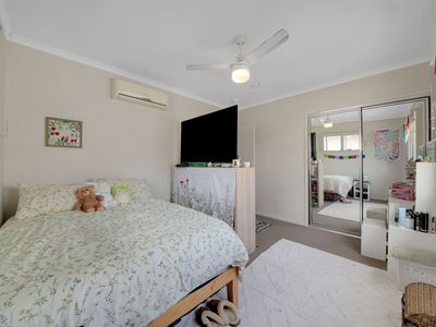 25 / 1 Collins Lane, Kin Kora