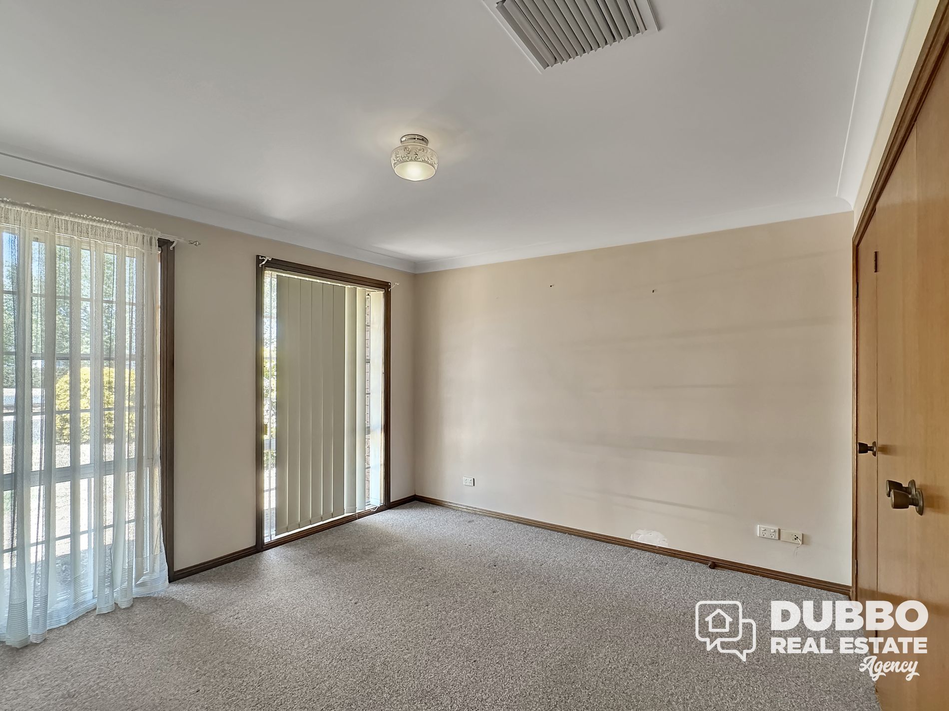 24 Hopkins Parade, Dubbo