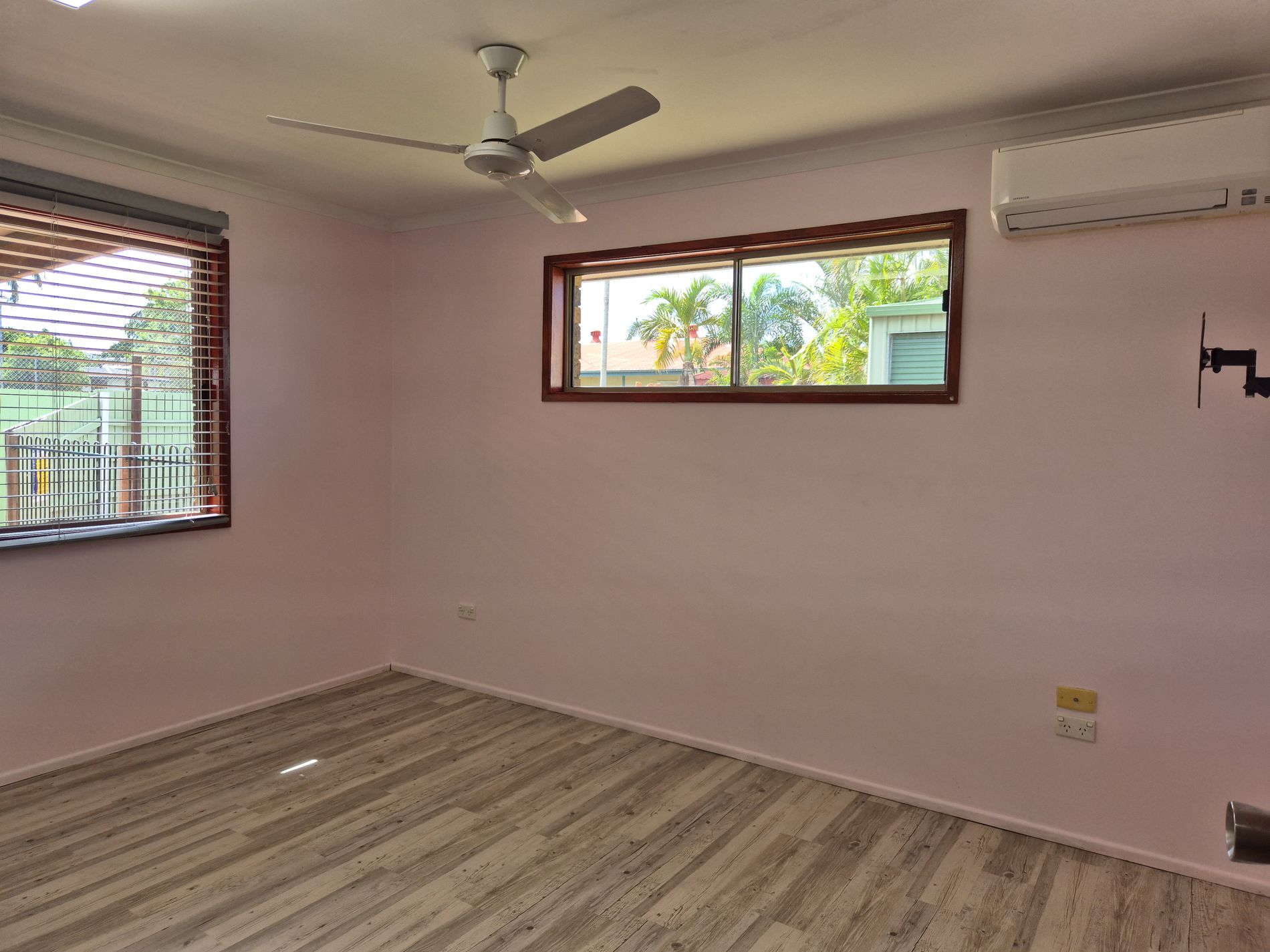 14 Schapers Road, Glenella