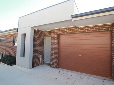 2 / 62 Tarneit Road, Werribee