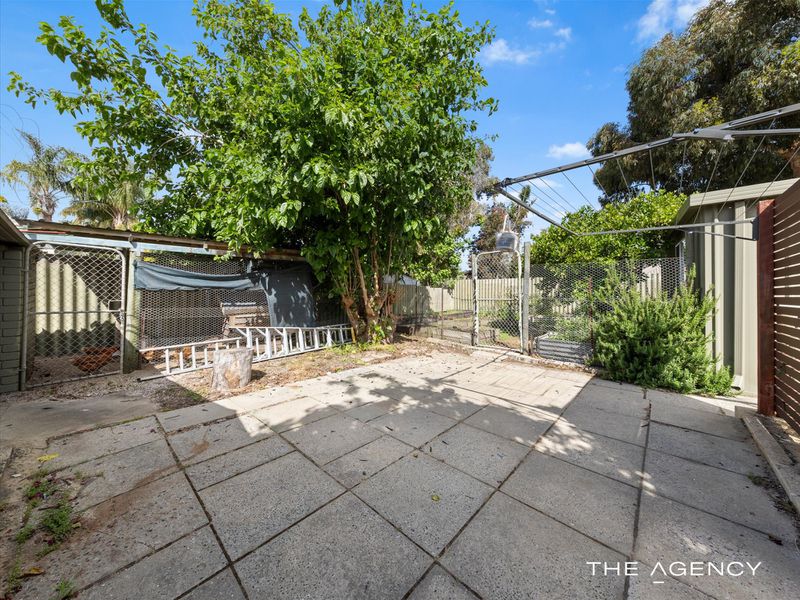 2 Little Rush Close, South Lake