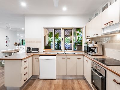 4 Trappes Court, Mooroobool