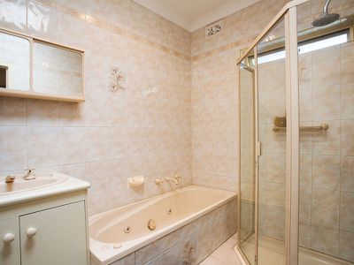 1 Carnegie Crescent, Netley
