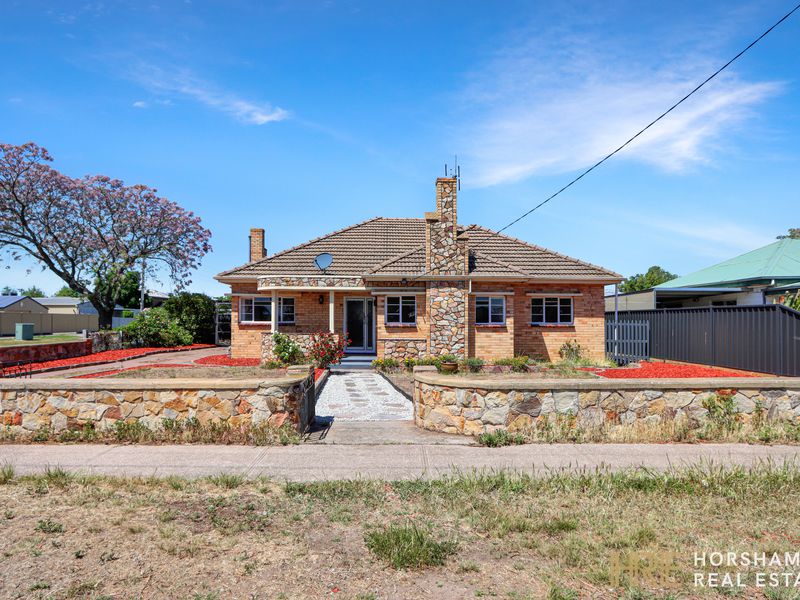 34 Williams Road, Horsham