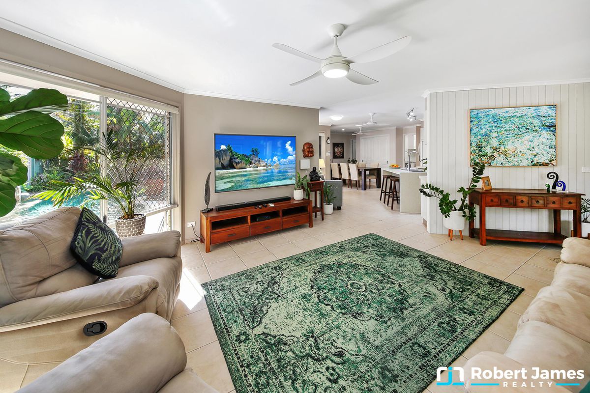 6 Hoylake Court, Tewantin