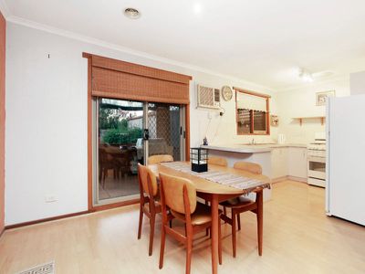 25 Lesley Drive, Hampton Park
