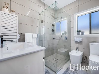 24 Fifth Avenue, Dandenong