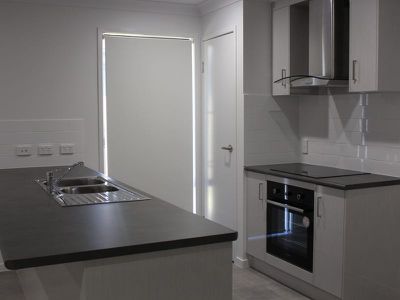 1 / 57 Bradnam Way, Urangan