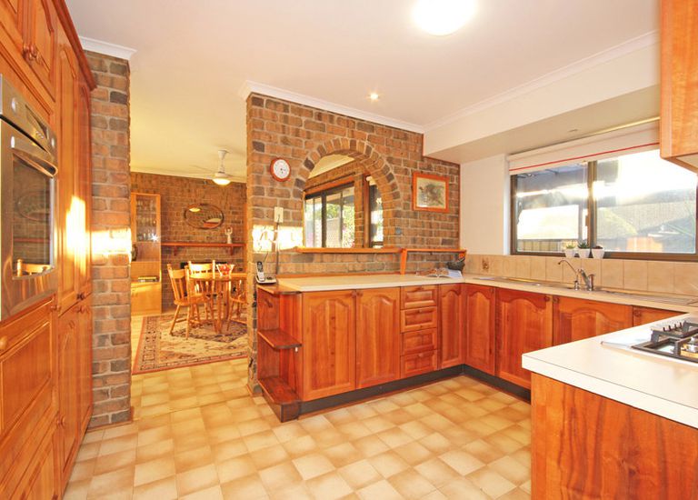 5 Neeangarra Crescent, Hallett Cove