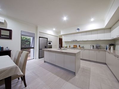 6 Barrington Crescent, Wakerley