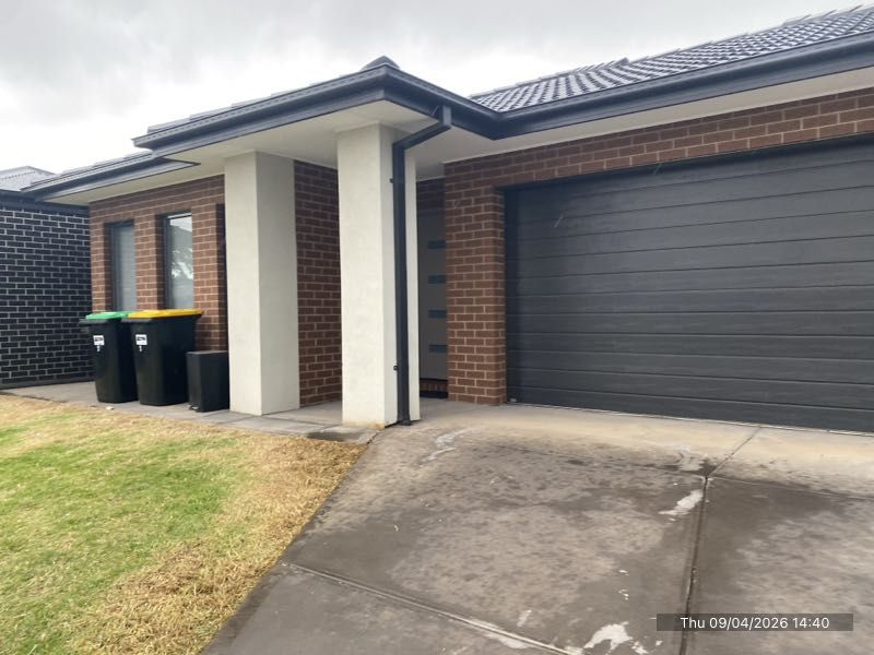 23 Chromite Circuit, Weir Views