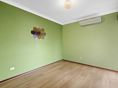 15 Kirwan Way, Winthrop