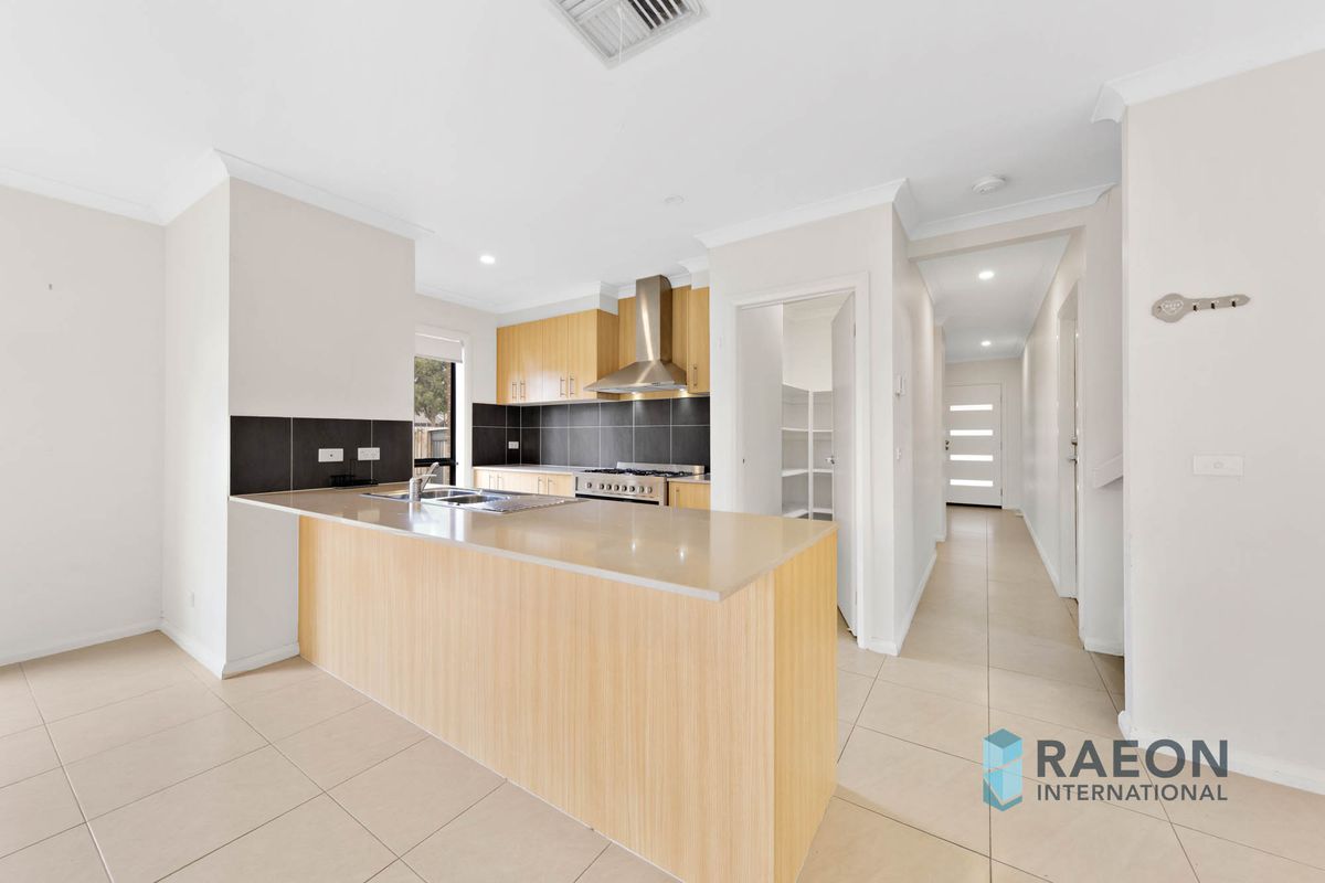 2 Hayward Street, Point Cook