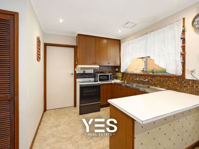8 Carrara Road, Rowville