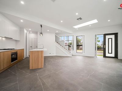 4 / 5 Holland Crescent, Casula