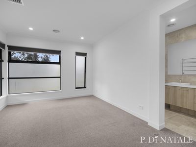 50 Atherstone Boulevard, Strathtulloh