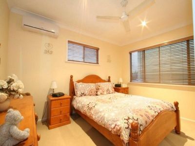 1 Camelot Street, Underwood