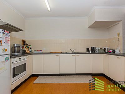 33 / 42 Jerrabomberra Avenue, Narrabundah