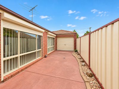 1 / 3 Enfield Avenue, Werribee