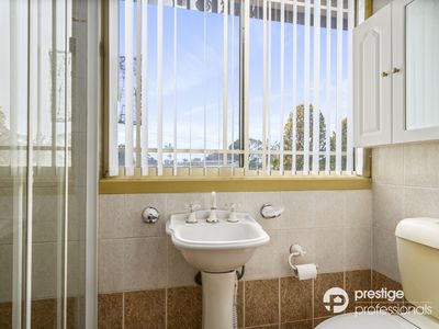 21 Josephine Crescent, Moorebank