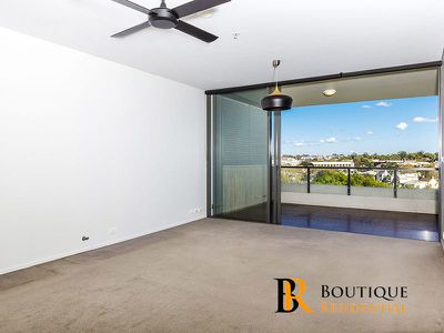 901 / 7 Sterling Circuit, Camperdown