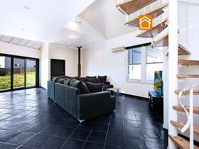 32 Canarys Road, Roselands