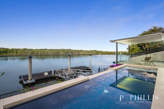 8098 The Circle, Sanctuary Cove