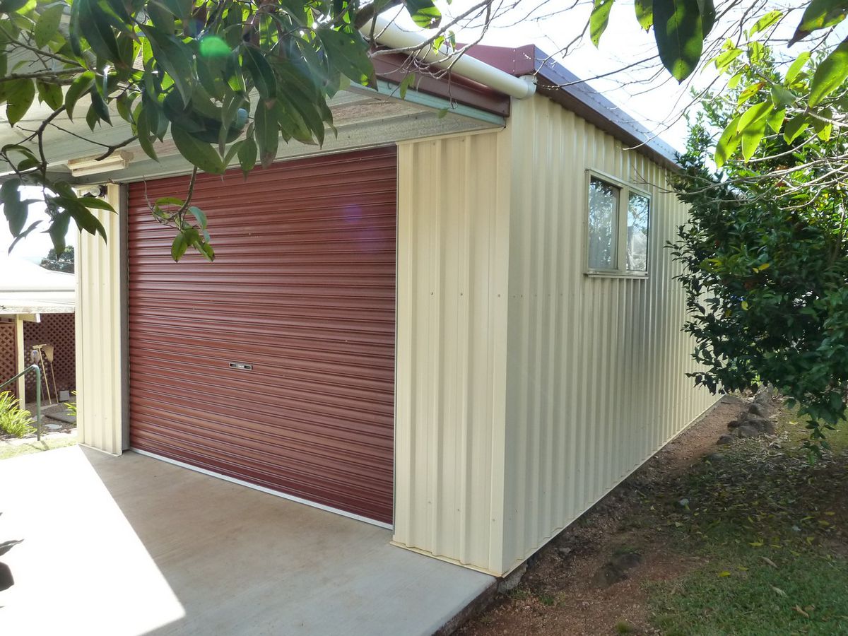 10 Goldview Street, Atherton